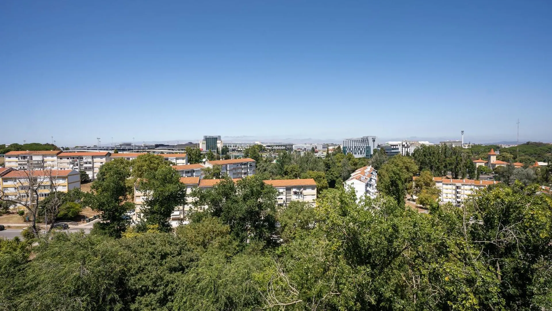 Quarto Aeroporto Lisbon Apartment