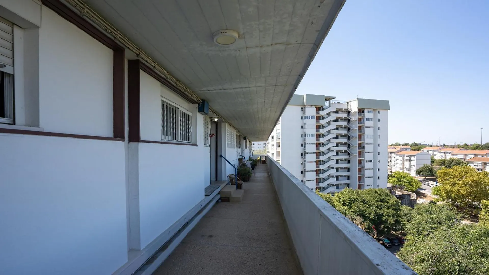 Quarto Aeroporto Lisbon 0*,